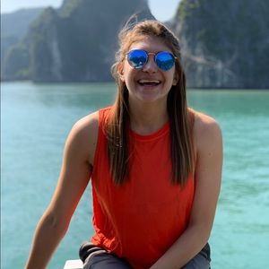 Meet your Posher, Ilana